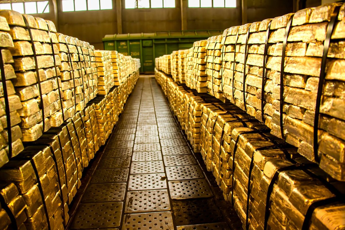 Gold Surges Past ,000: What’s Driving the Rally and Where It’s Headed Next Gold Surges Past ,000: What’s Driving the Rally and Where It’s Headed Next